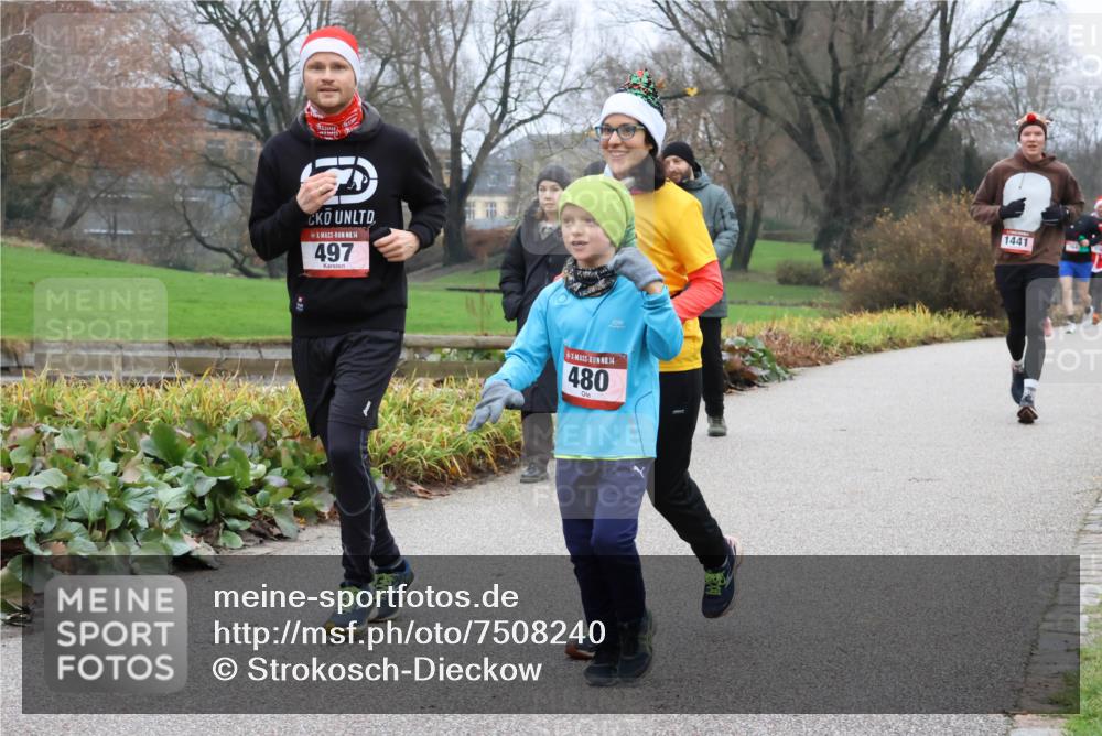 08.12.2024 - St. Pauli X-Mass-Run No. 14 Strokosch-Dieckow http://msf.ph/oto/7508240 08.12.2024 10:54:40 Laufen 14, 497, 14, 480, 1441 meine-sportfotos.de