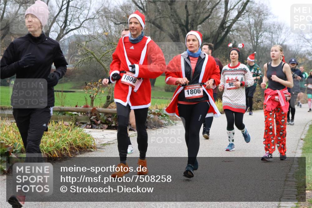 08.12.2024 - St. Pauli X-Mass-Run No. 14 Strokosch-Dieckow http://msf.ph/oto/7508258 08.12.2024 10:54:49 Laufen 1808, 14, 1806, 98 meine-sportfotos.de