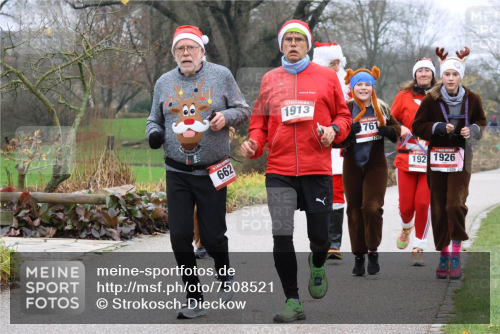 08.12.2024 - St. Pauli X-Mass-Run No. 14 Strokosch-Dieckow http://msf.ph/oto/7508521 08.12.2024 10:56:17 Laufen 662, 14, 1913, 761, 1761, 14, 192, 1926, 1926 meine-sportfotos.de
