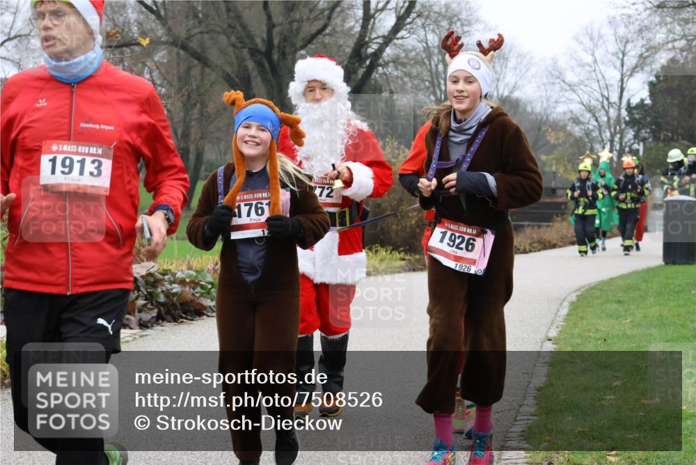 08.12.2024 - St. Pauli X-Mass-Run No. 14 Strokosch-Dieckow http://msf.ph/oto/7508526 08.12.2024 10:56:18 Laufen 14, 1913, 14, 1761, 172, 14, 1926, 1926 meine-sportfotos.de