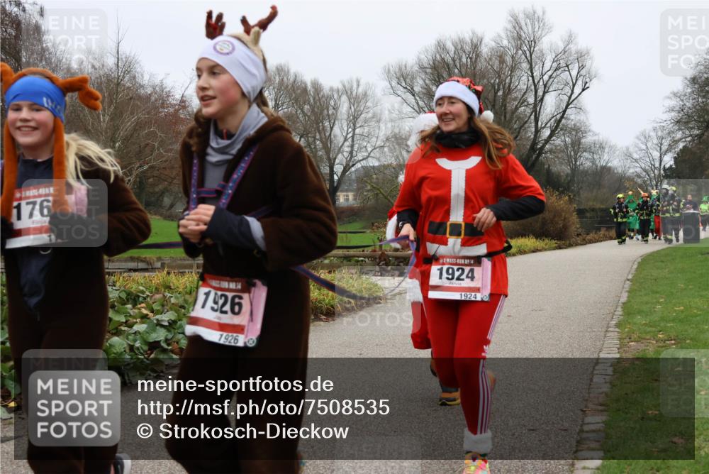 08.12.2024 - St. Pauli X-Mass-Run No. 14 Strokosch-Dieckow http://msf.ph/oto/7508535 08.12.2024 10:56:21 Laufen 176, 1926, 1926, 14, 1924, 1924 meine-sportfotos.de