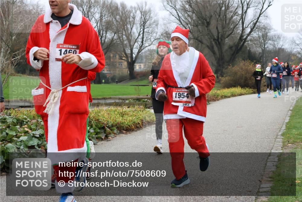 08.12.2024 - St. Pauli X-Mass-Run No. 14 Strokosch-Dieckow http://msf.ph/oto/7508609 08.12.2024 10:57:08 Laufen 14, 1460, 300, 14, 1954, 1954 meine-sportfotos.de