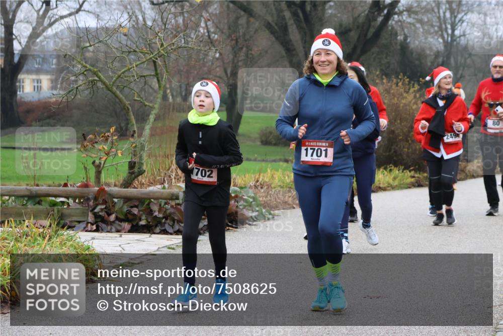 08.12.2024 - St. Pauli X-Mass-Run No. 14 Strokosch-Dieckow http://msf.ph/oto/7508625 08.12.2024 10:57:14 Laufen 702, 14, 1701, 249, 80 meine-sportfotos.de