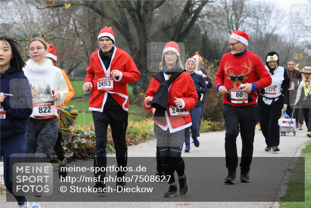 08.12.2024 - St. Pauli X-Mass-Run No. 14 Strokosch-Dieckow http://msf.ph/oto/7508627 08.12.2024 10:57:17 Laufen 09, 822, 14, 2493, 245, 80, 80, 1377 meine-sportfotos.de