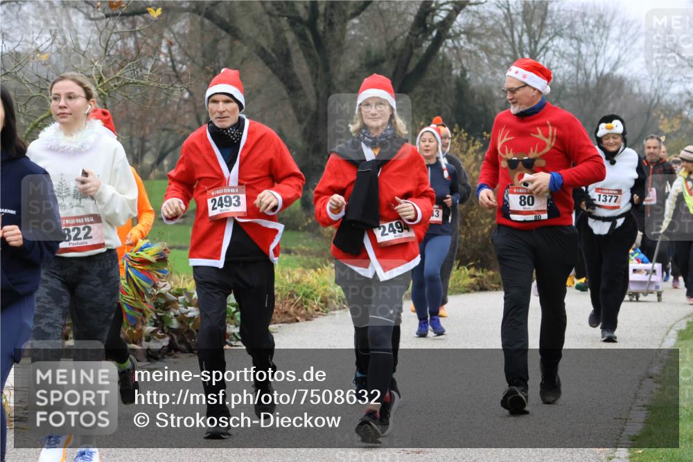 08.12.2024 - St. Pauli X-Mass-Run No. 14 Strokosch-Dieckow http://msf.ph/oto/7508632 08.12.2024 10:57:17 Laufen 14, 322, 14, 2493, 2494, 3, 80, 80, 1377 meine-sportfotos.de
