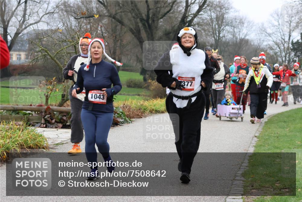 08.12.2024 - St. Pauli X-Mass-Run No. 14 Strokosch-Dieckow http://msf.ph/oto/7508642 08.12.2024 10:57:21 Laufen 1043, 14, 377, 1947 meine-sportfotos.de