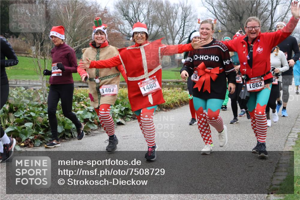 08.12.2024 - St. Pauli X-Mass-Run No. 14 Strokosch-Dieckow http://msf.ph/oto/7508729 08.12.2024 10:57:36 Laufen 980, 980, 1487, 1480, 15, 0, 14, 1662 meine-sportfotos.de