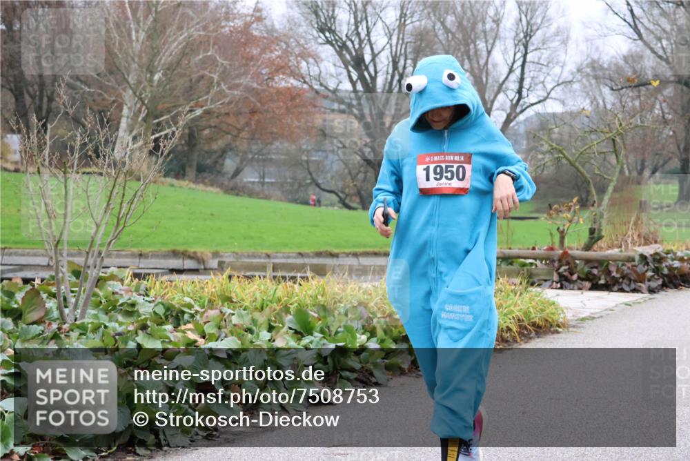 08.12.2024 - St. Pauli X-Mass-Run No. 14 Strokosch-Dieckow http://msf.ph/oto/7508753 08.12.2024 10:57:43 Laufen 14, 1950 meine-sportfotos.de