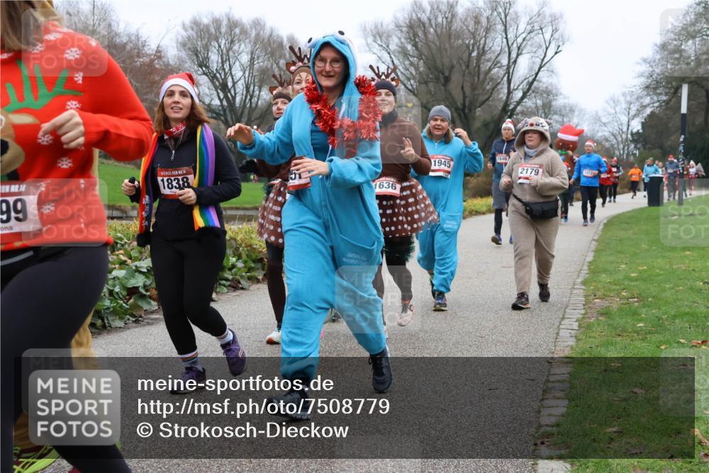 08.12.2024 - St. Pauli X-Mass-Run No. 14 Strokosch-Dieckow http://msf.ph/oto/7508779 08.12.2024 10:57:54 Laufen 14, 99, 14, 1838, 1636, 1945, 1846, 2179 meine-sportfotos.de