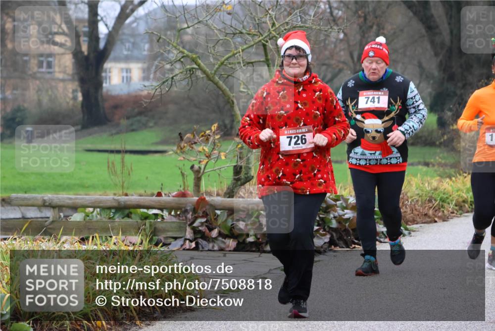 08.12.2024 - St. Pauli X-Mass-Run No. 14 Strokosch-Dieckow http://msf.ph/oto/7508818 08.12.2024 10:58:06 Laufen 14, 726, 741, 1 meine-sportfotos.de