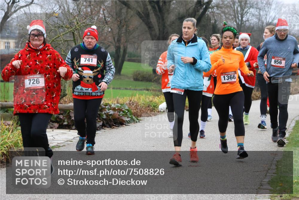 08.12.2024 - St. Pauli X-Mass-Run No. 14 Strokosch-Dieckow http://msf.ph/oto/7508826 08.12.2024 10:58:07 Laufen 14, 726, 741, 1309, 1366, 956 meine-sportfotos.de
