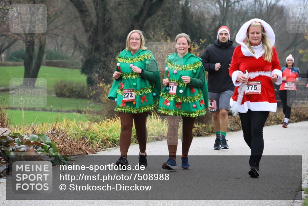 08.12.2024 - St. Pauli X-Mass-Run No. 14 Strokosch-Dieckow http://msf.ph/oto/7508988 08.12.2024 10:59:11 Laufen 14, 222, 14, 21, 14, 775, 742 meine-sportfotos.de