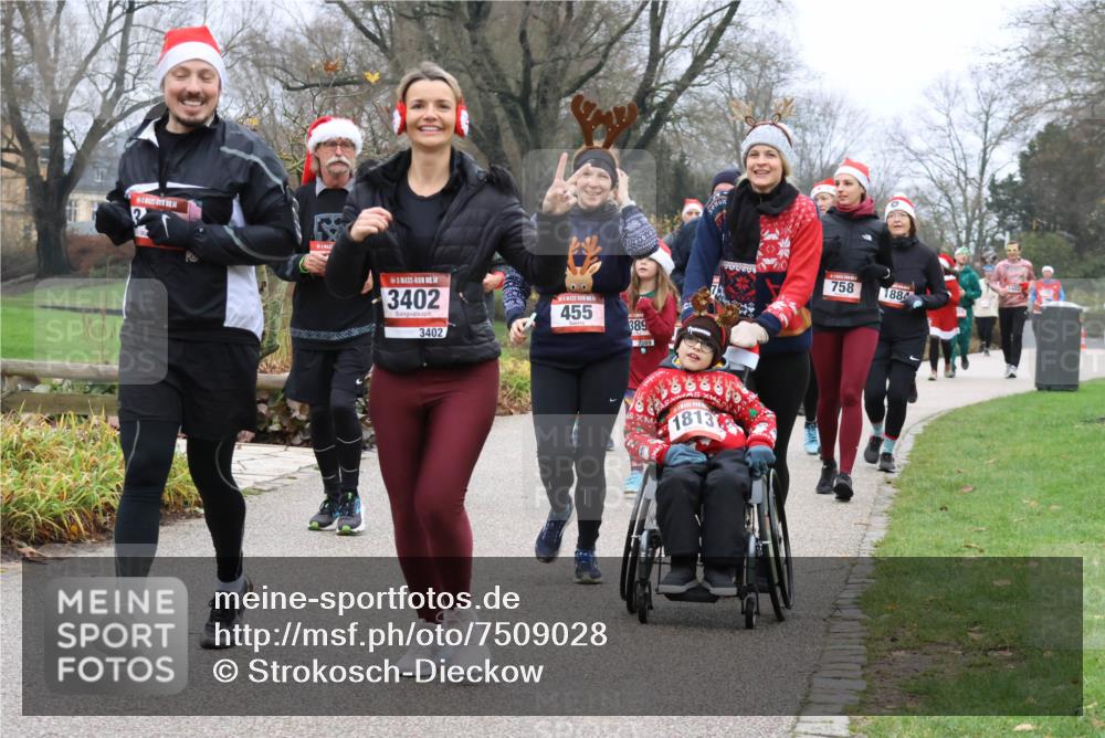 08.12.2024 - St. Pauli X-Mass-Run No. 14 Strokosch-Dieckow http://msf.ph/oto/7509028 08.12.2024 10:59:29 Laufen 14, 5, 14, 3402, 3402, 00, 455, 389, 3389, 1813, 758, 1884 meine-sportfotos.de