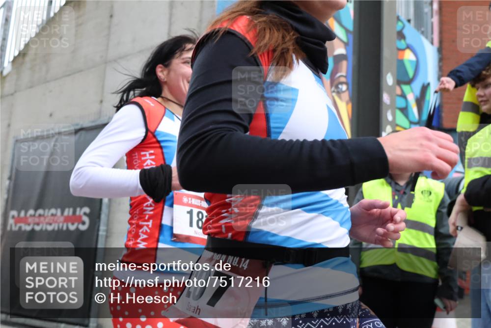 08.12.2024 - St. Pauli X-Mass-Run No. 14 H.Heesch http://msf.ph/oto/7517216 08.12.2024 10:57:54 Ziel 181, 202, 207, 52, 181, 202, 207 meine-sportfotos.de