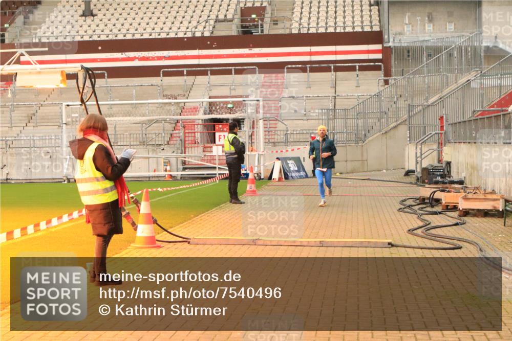 08.12.2024 - St. Pauli X-Mass-Run No. 14 Kathrin Stürmer Photography http://msf.ph/oto/7540496 08.12.2024 10:57:25 Ziel  meine-sportfotos.de