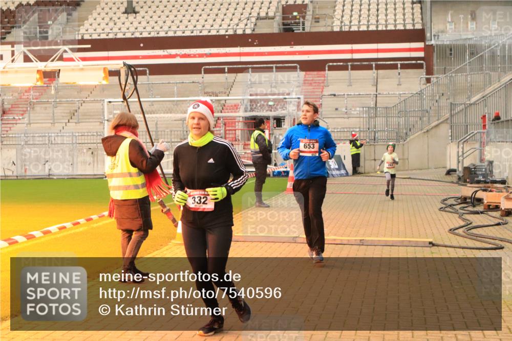 08.12.2024 - St. Pauli X-Mass-Run No. 14 Kathrin Stürmer Photography http://msf.ph/oto/7540596 08.12.2024 10:58:25 Ziel  meine-sportfotos.de