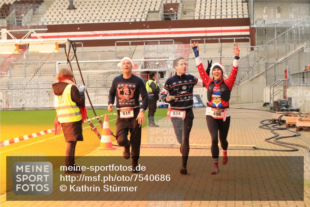08.12.2024 - St. Pauli X-Mass-Run No. 14 Kathrin Stürmer Photography http://msf.ph/oto/7540686 08.12.2024 10:59:09 Ziel  meine-sportfotos.de