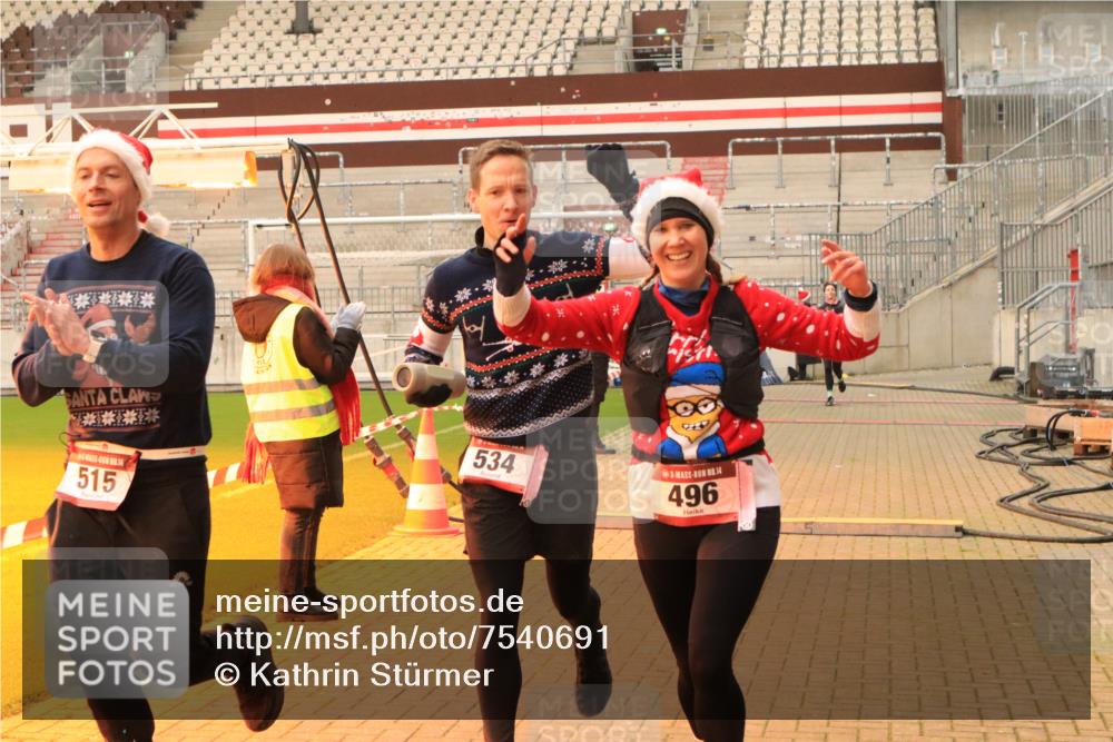 08.12.2024 - St. Pauli X-Mass-Run No. 14 Kathrin Stürmer Photography http://msf.ph/oto/7540691 08.12.2024 10:59:10 Ziel  meine-sportfotos.de