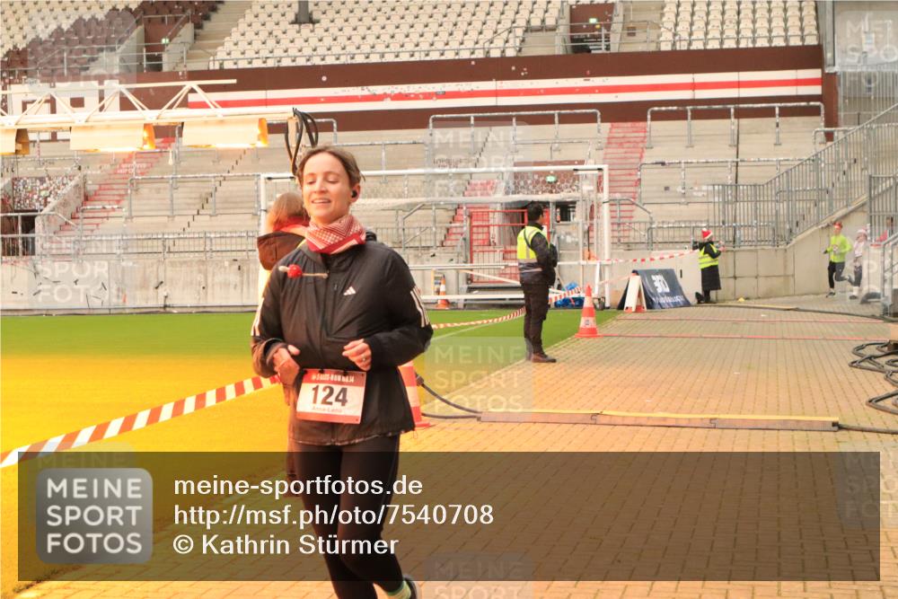 08.12.2024 - St. Pauli X-Mass-Run No. 14 Kathrin Stürmer Photography http://msf.ph/oto/7540708 08.12.2024 10:59:17 Ziel  meine-sportfotos.de