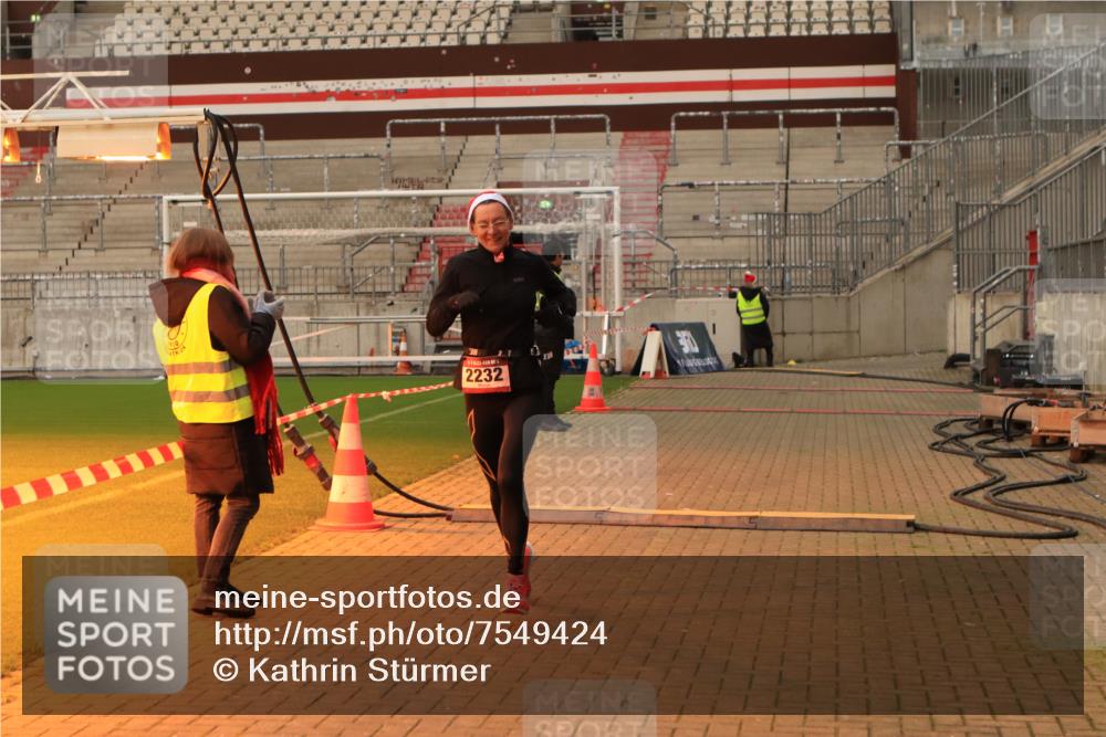 08.12.2024 - St. Pauli X-Mass-Run No. 14 Kathrin Stürmer Photography http://msf.ph/oto/7549424 08.12.2024 10:54:07 Ziel  meine-sportfotos.de