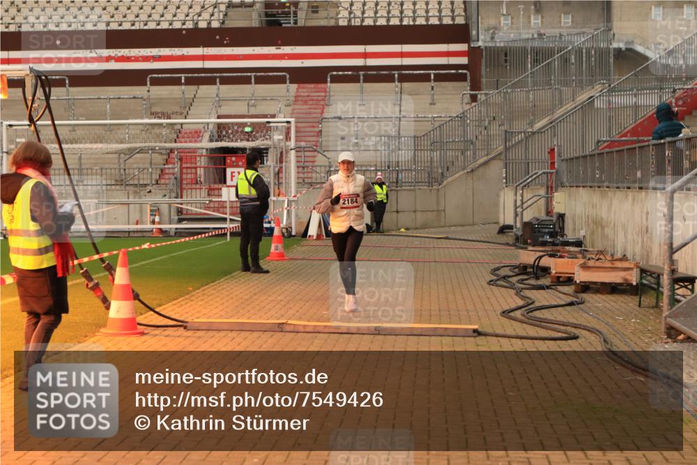 08.12.2024 - St. Pauli X-Mass-Run No. 14 Kathrin Stürmer Photography http://msf.ph/oto/7549426 08.12.2024 10:54:32 Ziel  meine-sportfotos.de