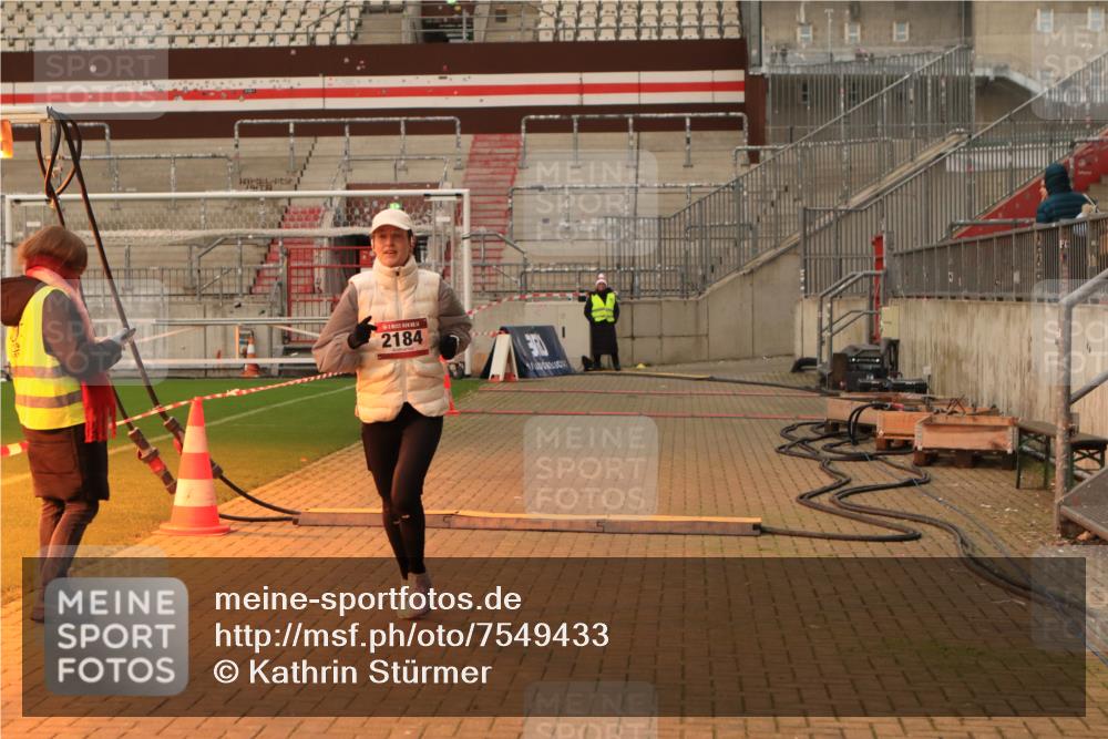 08.12.2024 - St. Pauli X-Mass-Run No. 14 Kathrin Stürmer Photography http://msf.ph/oto/7549433 08.12.2024 10:54:33 Ziel  meine-sportfotos.de