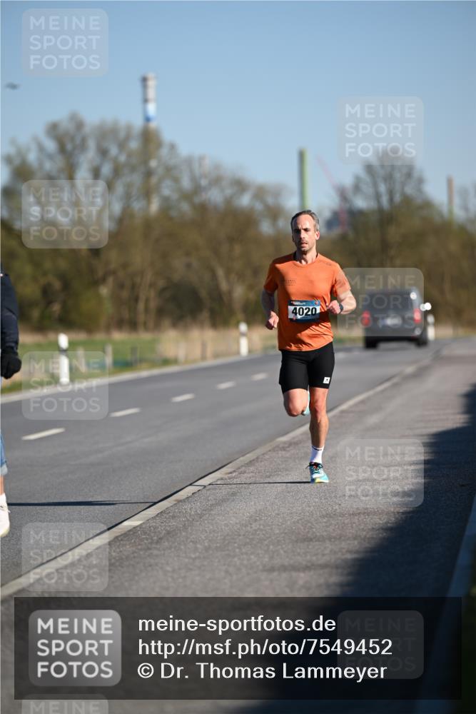 06.04.2025 - 44. Internationalen Wilhelmsburger Insellauf Dr. Thomas Lammeyer http://msf.ph/oto/7549452 06.04.2025 09:16:25 Laufen 4020 meine-sportfotos.de