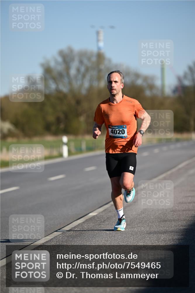 06.04.2025 - 44. Internationalen Wilhelmsburger Insellauf Dr. Thomas Lammeyer http://msf.ph/oto/7549465 06.04.2025 09:16:27 Laufen 4020 meine-sportfotos.de