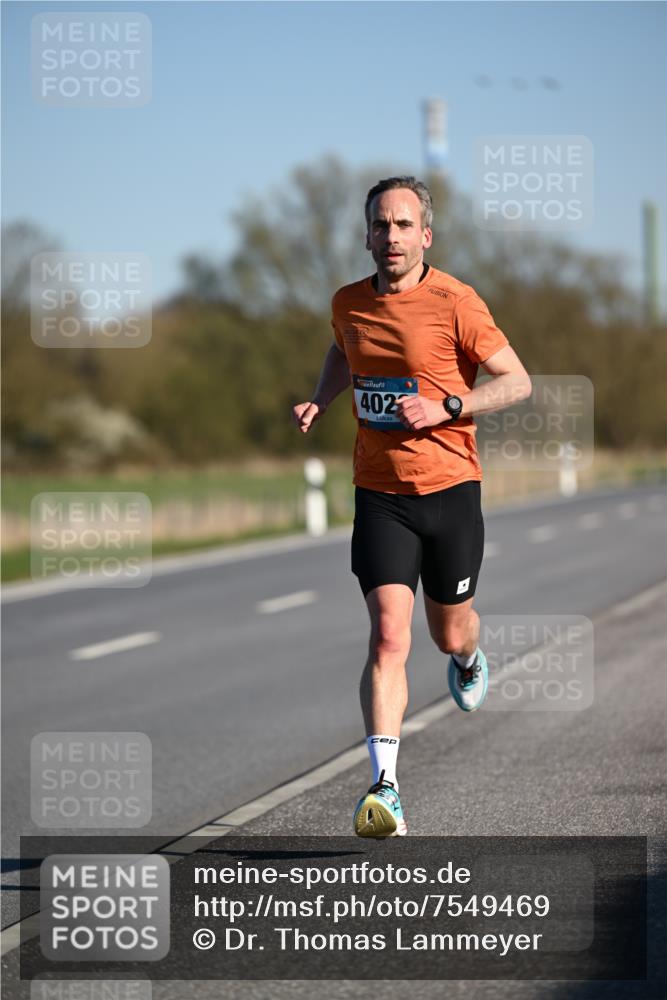 06.04.2025 - 44. Internationalen Wilhelmsburger Insellauf Dr. Thomas Lammeyer http://msf.ph/oto/7549469 06.04.2025 09:16:27 Laufen 402 meine-sportfotos.de