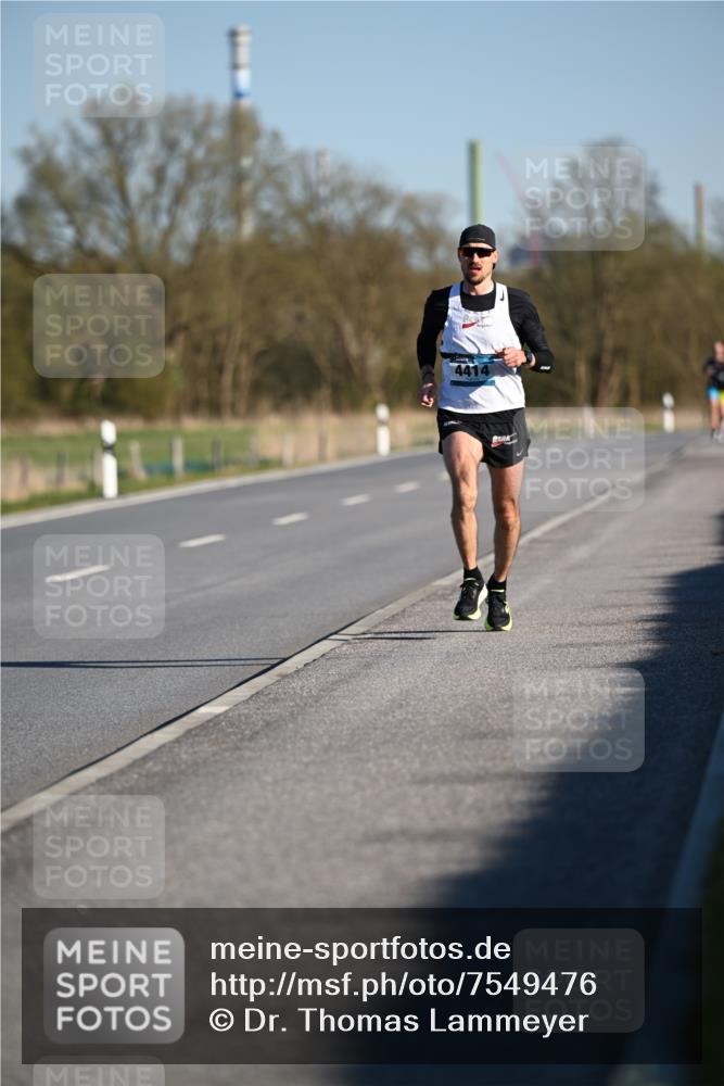 06.04.2025 - 44. Internationalen Wilhelmsburger Insellauf Dr. Thomas Lammeyer http://msf.ph/oto/7549476 06.04.2025 09:17:02 Laufen 4414 meine-sportfotos.de