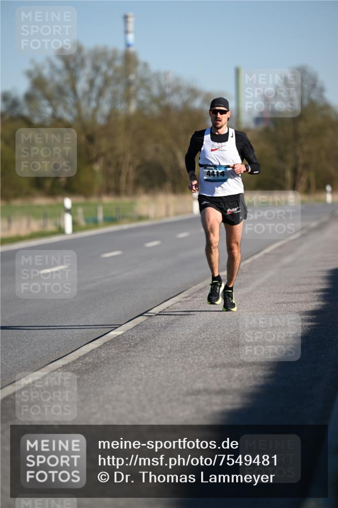 06.04.2025 - 44. Internationalen Wilhelmsburger Insellauf Dr. Thomas Lammeyer http://msf.ph/oto/7549481 06.04.2025 09:17:03 Laufen  meine-sportfotos.de