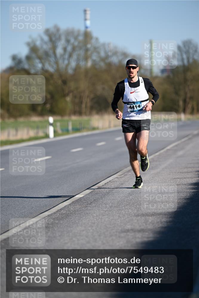 06.04.2025 - 44. Internationalen Wilhelmsburger Insellauf Dr. Thomas Lammeyer http://msf.ph/oto/7549483 06.04.2025 09:17:03 Laufen 4414 meine-sportfotos.de