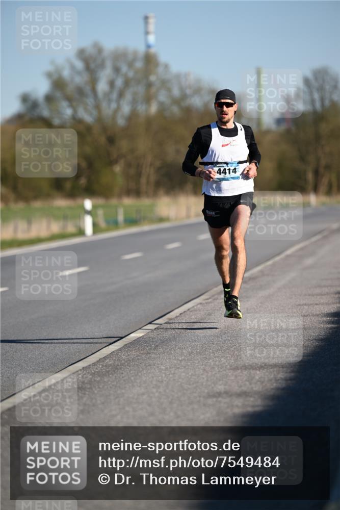 06.04.2025 - 44. Internationalen Wilhelmsburger Insellauf Dr. Thomas Lammeyer http://msf.ph/oto/7549484 06.04.2025 09:17:03 Laufen 4414 meine-sportfotos.de