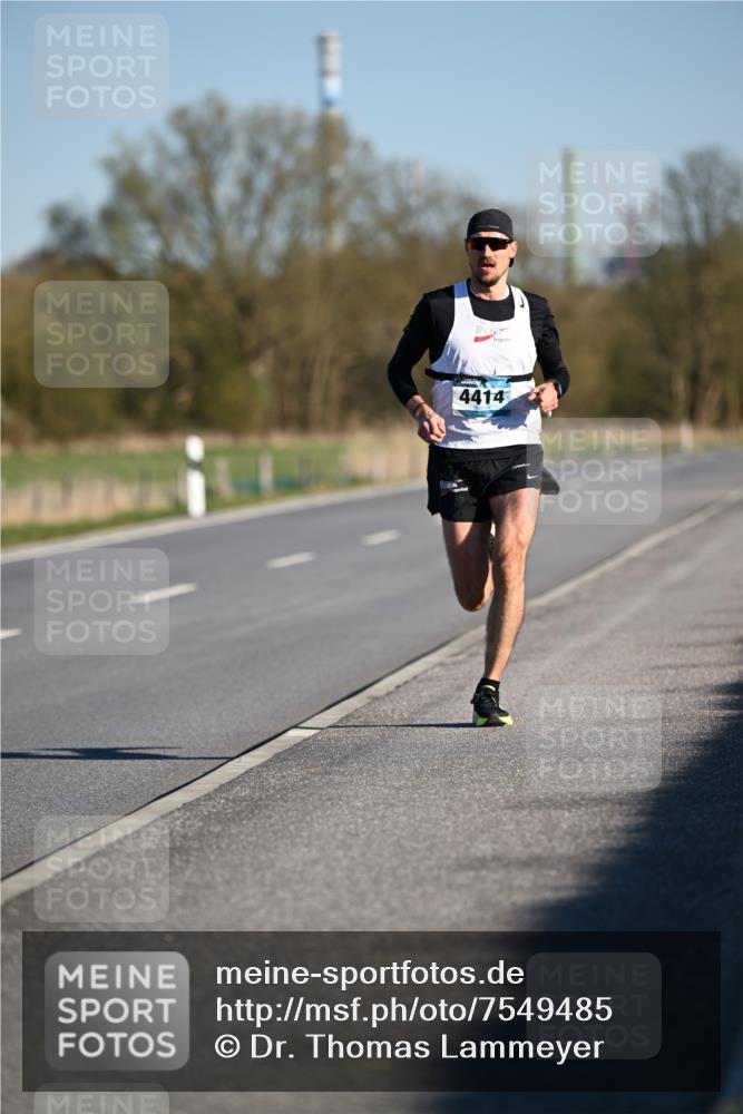06.04.2025 - 44. Internationalen Wilhelmsburger Insellauf Dr. Thomas Lammeyer http://msf.ph/oto/7549485 06.04.2025 09:17:04 Laufen 4414 meine-sportfotos.de