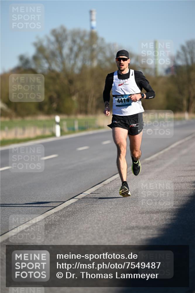 06.04.2025 - 44. Internationalen Wilhelmsburger Insellauf Dr. Thomas Lammeyer http://msf.ph/oto/7549487 06.04.2025 09:17:04 Laufen 5, 4414 meine-sportfotos.de