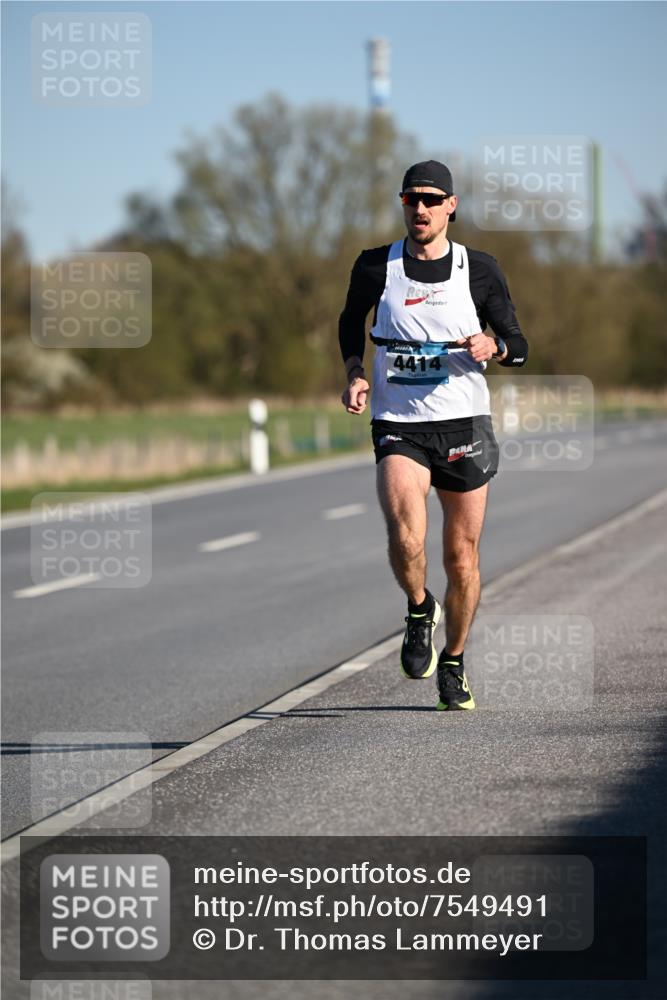 06.04.2025 - 44. Internationalen Wilhelmsburger Insellauf Dr. Thomas Lammeyer http://msf.ph/oto/7549491 06.04.2025 09:17:04 Laufen 4414 meine-sportfotos.de