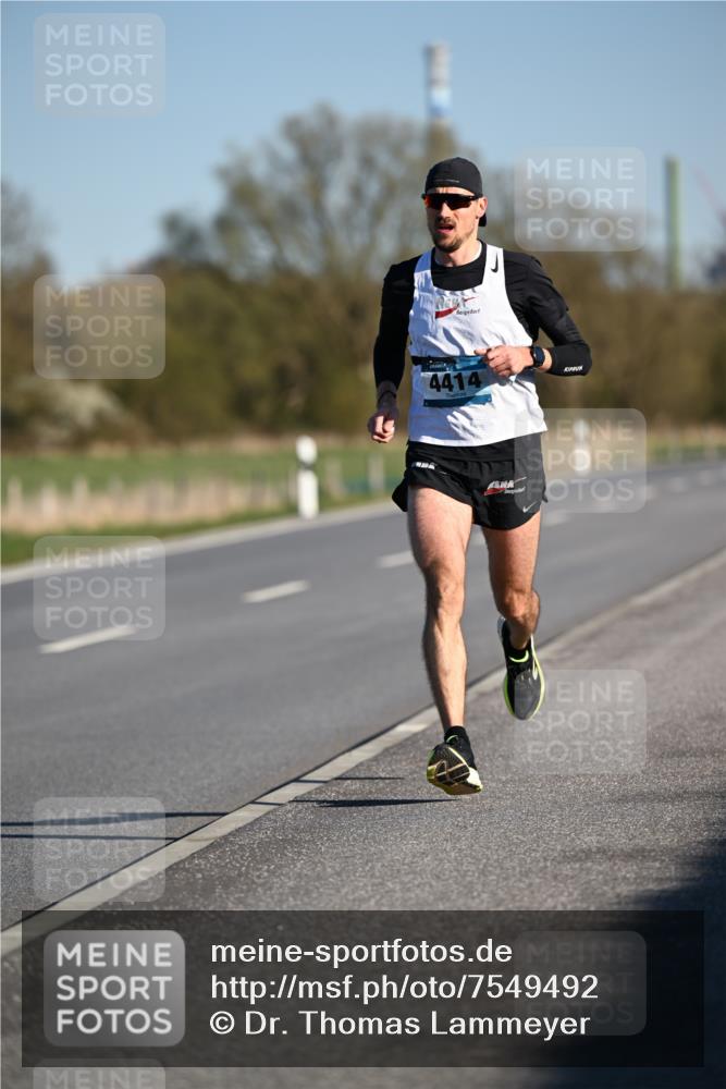 06.04.2025 - 44. Internationalen Wilhelmsburger Insellauf Dr. Thomas Lammeyer http://msf.ph/oto/7549492 06.04.2025 09:17:05 Laufen 4414 meine-sportfotos.de