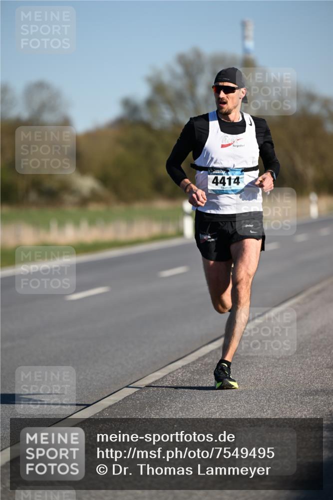06.04.2025 - 44. Internationalen Wilhelmsburger Insellauf Dr. Thomas Lammeyer http://msf.ph/oto/7549495 06.04.2025 09:17:05 Laufen 4414 meine-sportfotos.de