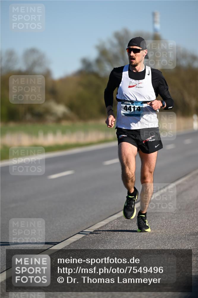 06.04.2025 - 44. Internationalen Wilhelmsburger Insellauf Dr. Thomas Lammeyer http://msf.ph/oto/7549496 06.04.2025 09:17:05 Laufen 4414 meine-sportfotos.de