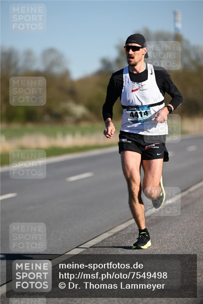 06.04.2025 - 44. Internationalen Wilhelmsburger Insellauf Dr. Thomas Lammeyer http://msf.ph/oto/7549498 06.04.2025 09:17:05 Laufen 4414 meine-sportfotos.de