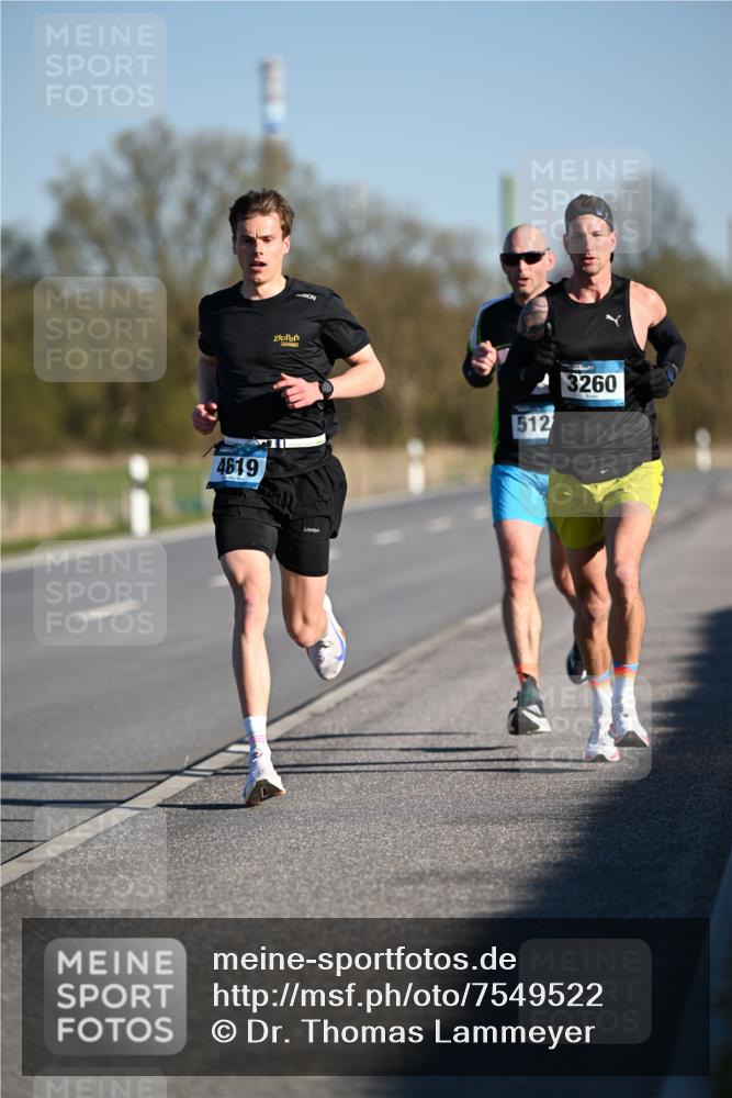 06.04.2025 - 44. Internationalen Wilhelmsburger Insellauf Dr. Thomas Lammeyer http://msf.ph/oto/7549522 06.04.2025 09:17:23 Laufen 4619, 512, 3260 meine-sportfotos.de