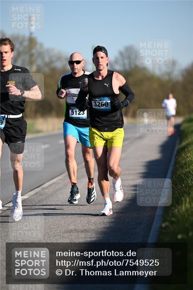 06.04.2025 - 44. Internationalen Wilhelmsburger Insellauf Dr. Thomas Lammeyer http://msf.ph/oto/7549525 06.04.2025 09:17:23 Laufen 5125, 3260 meine-sportfotos.de