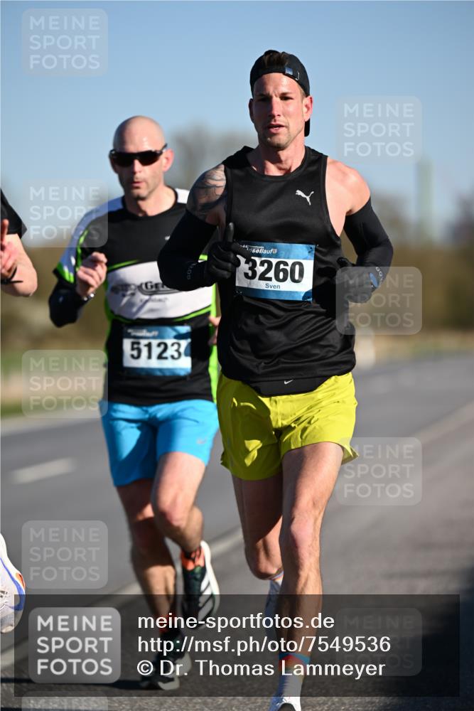 06.04.2025 - 44. Internationalen Wilhelmsburger Insellauf Dr. Thomas Lammeyer http://msf.ph/oto/7549536 06.04.2025 09:17:25 Laufen 3260, 51234 meine-sportfotos.de