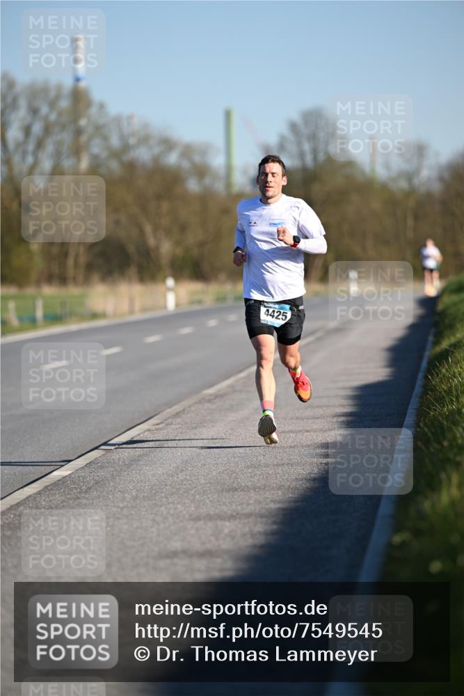 06.04.2025 - 44. Internationalen Wilhelmsburger Insellauf Dr. Thomas Lammeyer http://msf.ph/oto/7549545 06.04.2025 09:17:34 Laufen 4425 meine-sportfotos.de