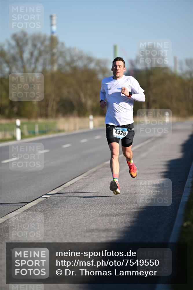 06.04.2025 - 44. Internationalen Wilhelmsburger Insellauf Dr. Thomas Lammeyer http://msf.ph/oto/7549550 06.04.2025 09:17:34 Laufen 4425 meine-sportfotos.de