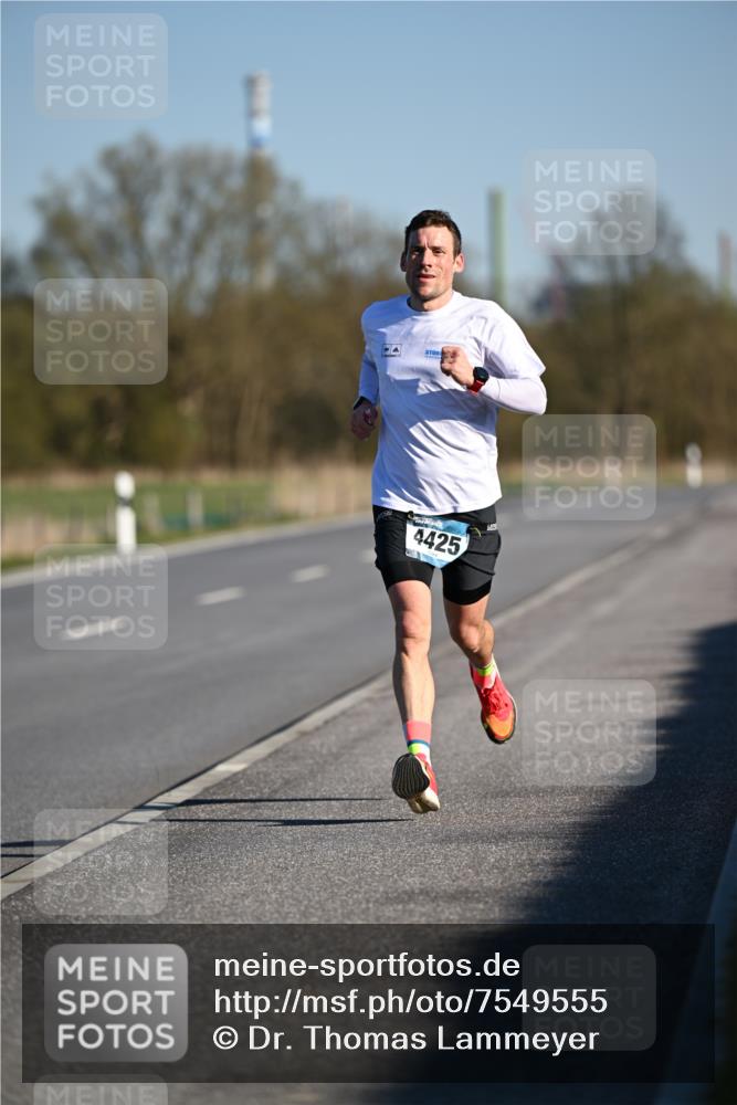 06.04.2025 - 44. Internationalen Wilhelmsburger Insellauf Dr. Thomas Lammeyer http://msf.ph/oto/7549555 06.04.2025 09:17:35 Laufen 4425 meine-sportfotos.de