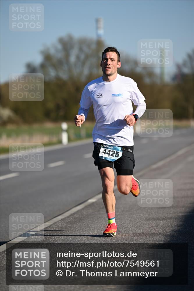 06.04.2025 - 44. Internationalen Wilhelmsburger Insellauf Dr. Thomas Lammeyer http://msf.ph/oto/7549561 06.04.2025 09:17:36 Laufen 4425 meine-sportfotos.de