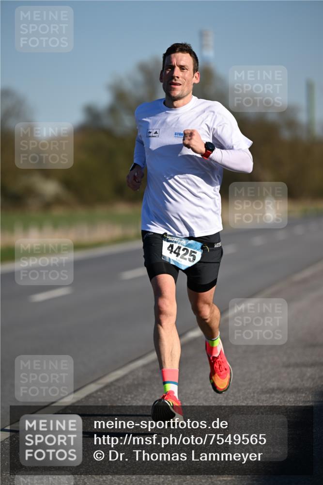 06.04.2025 - 44. Internationalen Wilhelmsburger Insellauf Dr. Thomas Lammeyer http://msf.ph/oto/7549565 06.04.2025 09:17:36 Laufen 4425 meine-sportfotos.de