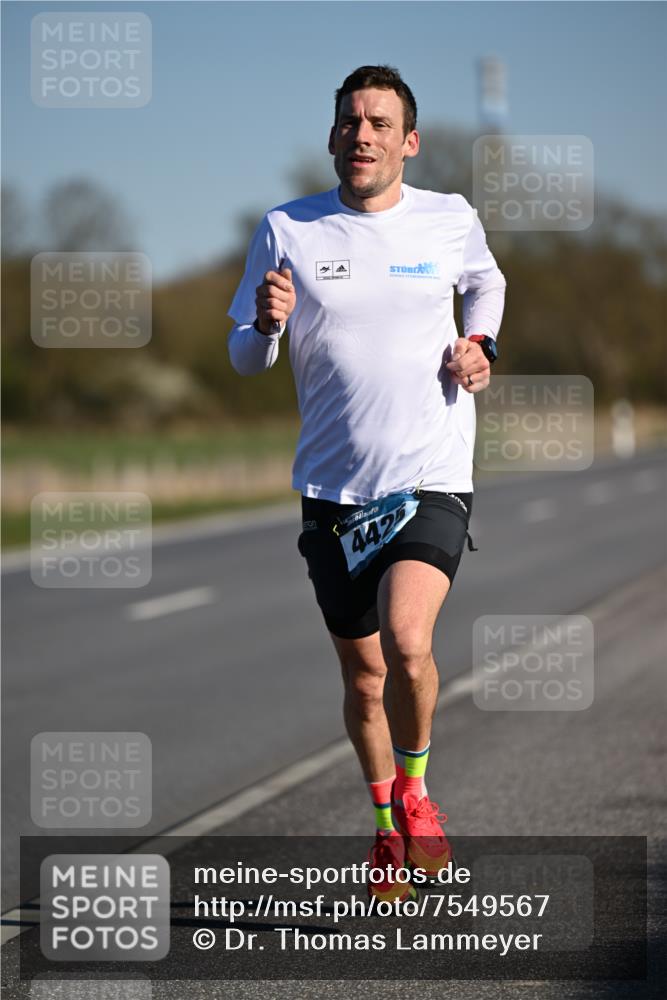 06.04.2025 - 44. Internationalen Wilhelmsburger Insellauf Dr. Thomas Lammeyer http://msf.ph/oto/7549567 06.04.2025 09:17:37 Laufen 4425 meine-sportfotos.de