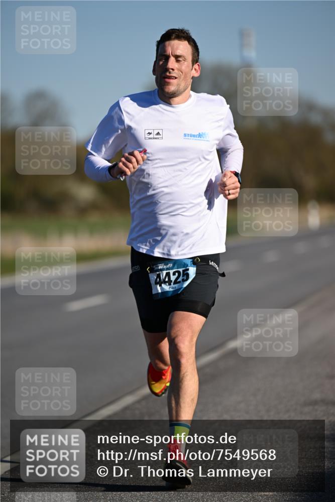 06.04.2025 - 44. Internationalen Wilhelmsburger Insellauf Dr. Thomas Lammeyer http://msf.ph/oto/7549568 06.04.2025 09:17:37 Laufen 4425 meine-sportfotos.de